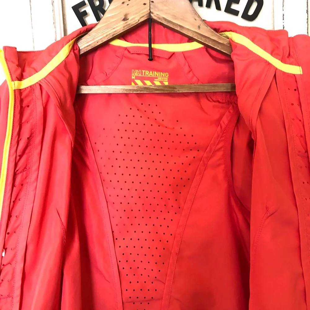 {Helly Hansen} Light, packable running/training jacket with removable sl… - Picture 7 of 14